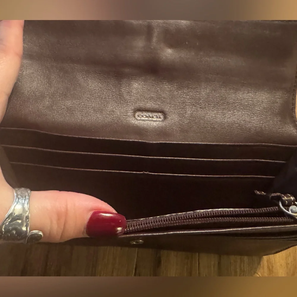 Y2K Coach Soho Brown Buckled Wallet - EUC - Picture 3 of 5